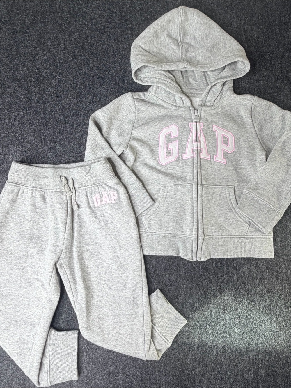 GAP babyGAP Baby & Toddler Girls Hoodie Jogger Set Size 3T Heather Grey and Pink